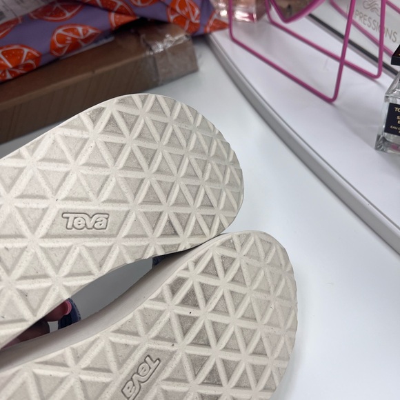 Teva Floral Platform Sandal 7 - Picture 5 of 5